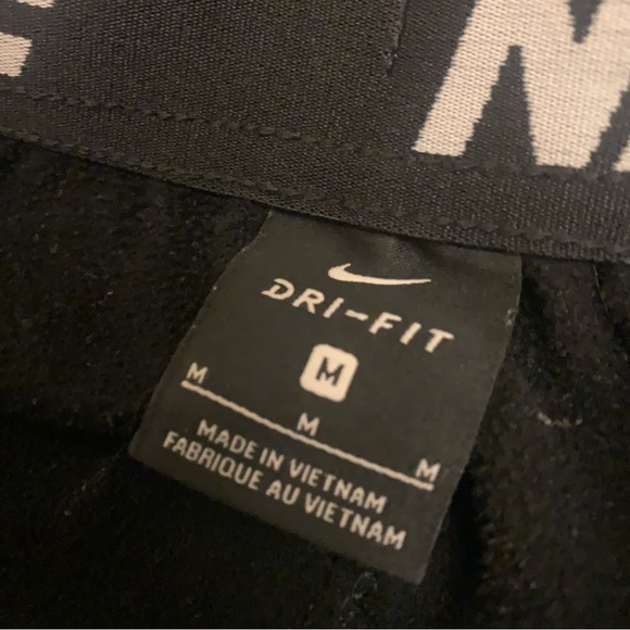 Nike Sweatpants Men’s Size Medium Basketball Tapered Therma Graphic 800317-010 - Picture 2 of 3